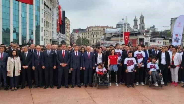 Taksim Meydanı’nda 19 Mayıs töreni düzenlendi